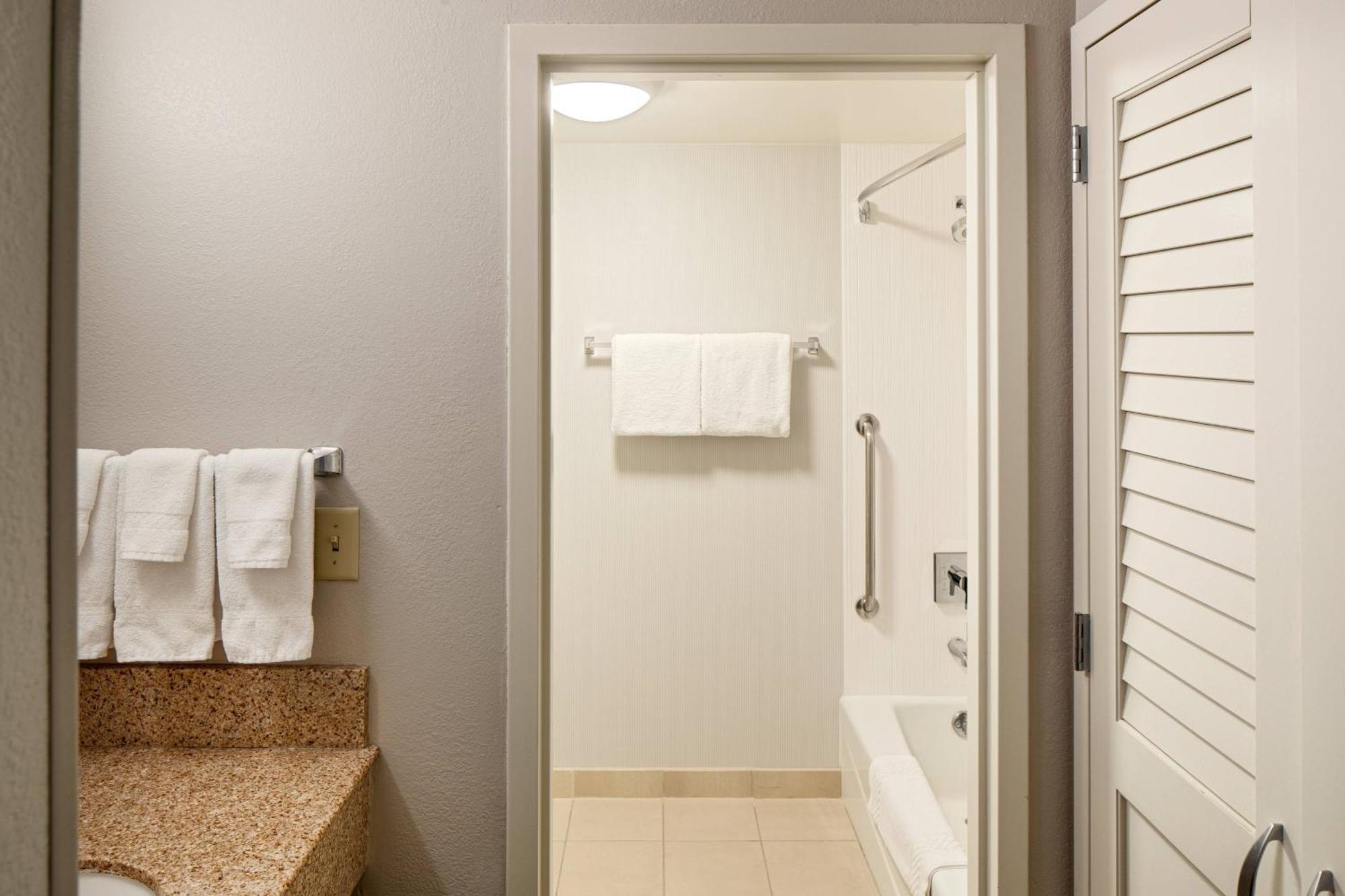 Courtyard Cincinnati בלו אש מראה חיצוני תמונה