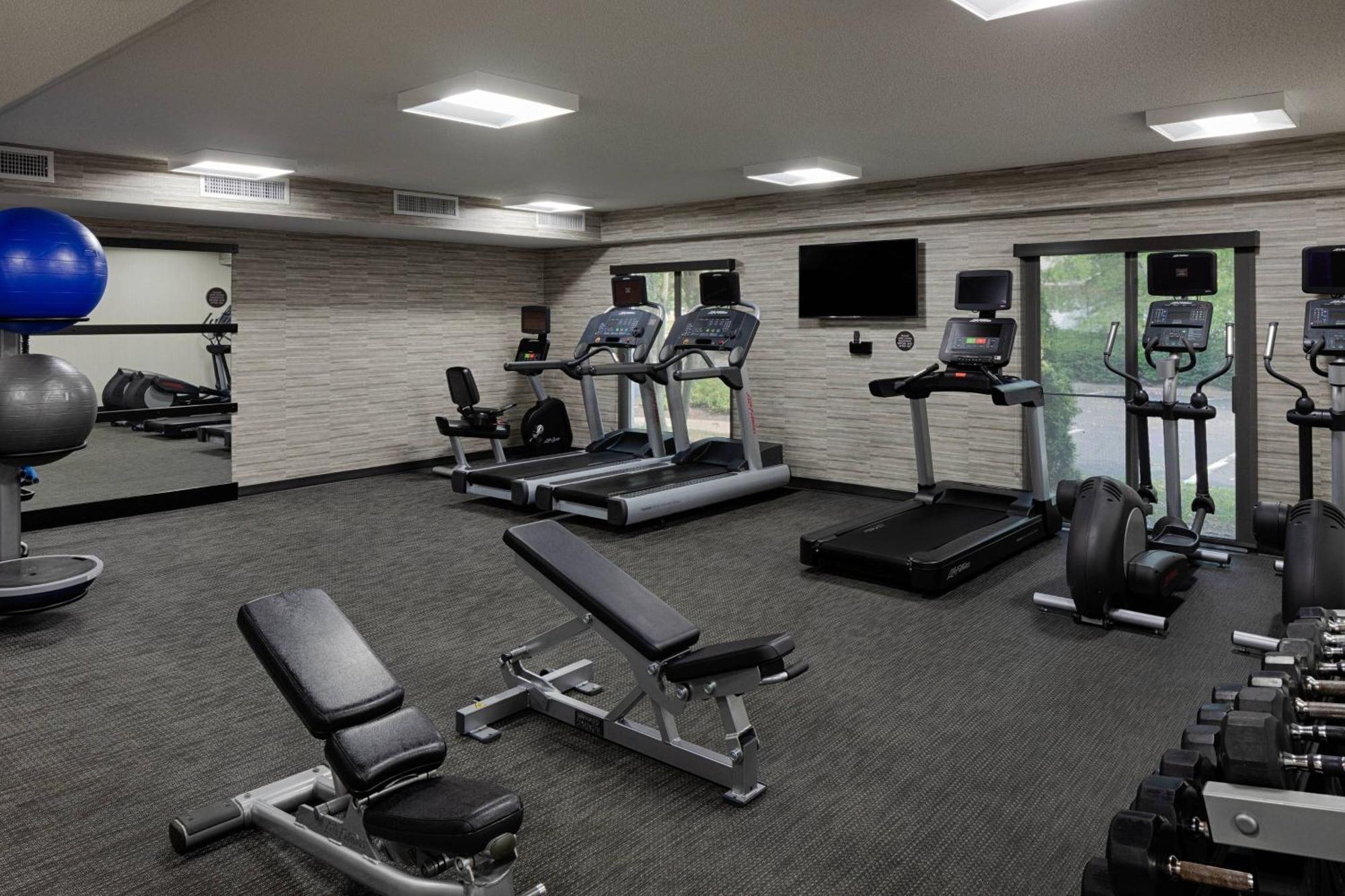 Courtyard Cincinnati בלו אש מראה חיצוני תמונה