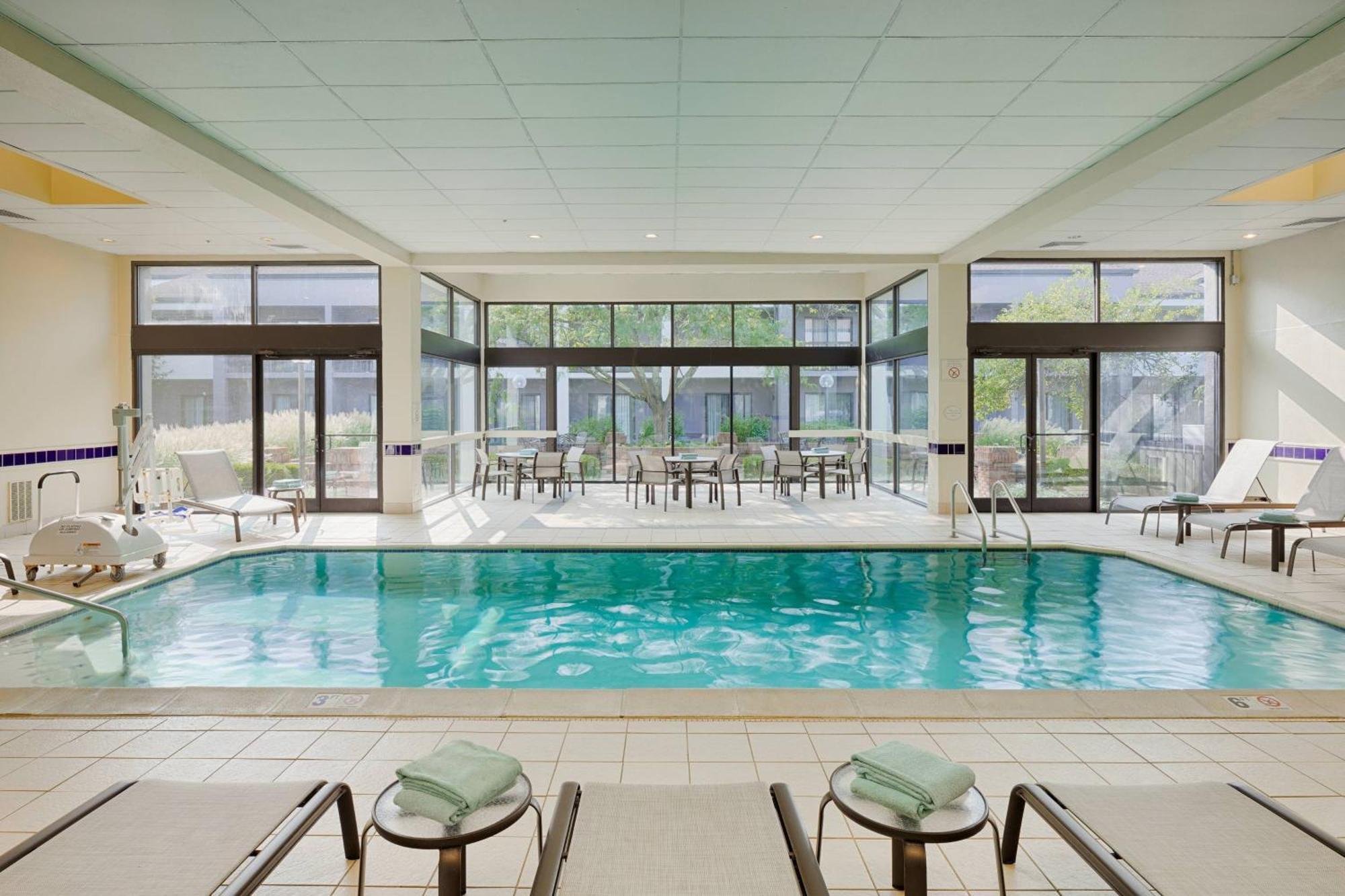 Courtyard Cincinnati בלו אש מראה חיצוני תמונה