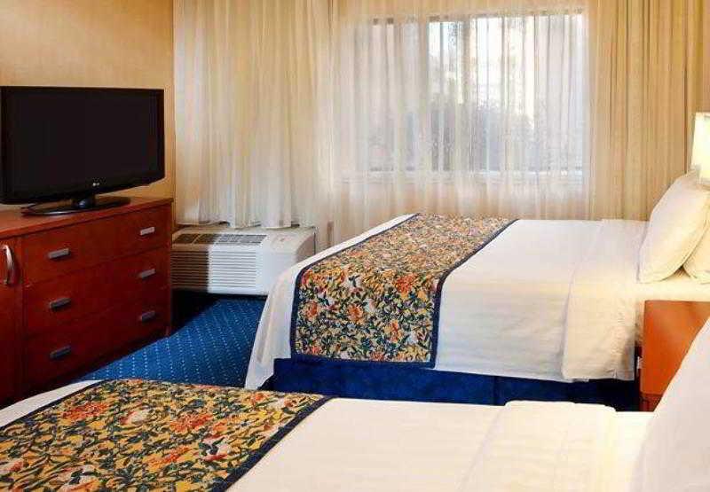 Courtyard Cincinnati בלו אש חדר תמונה