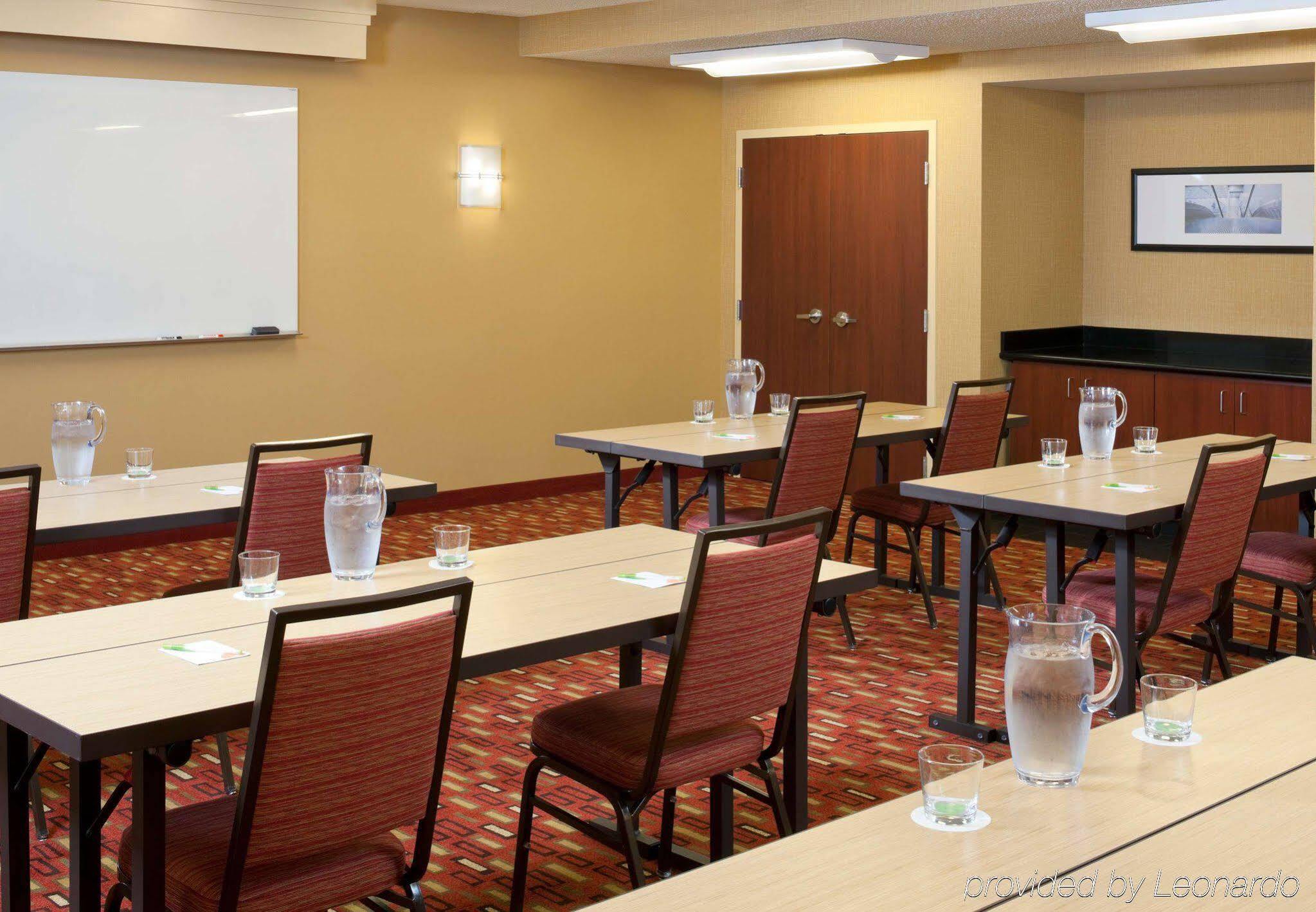 Courtyard Cincinnati בלו אש מראה חיצוני תמונה